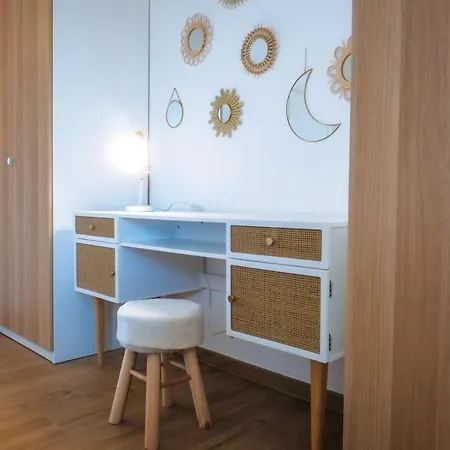Jlh Aparts - Just Like Apartman *